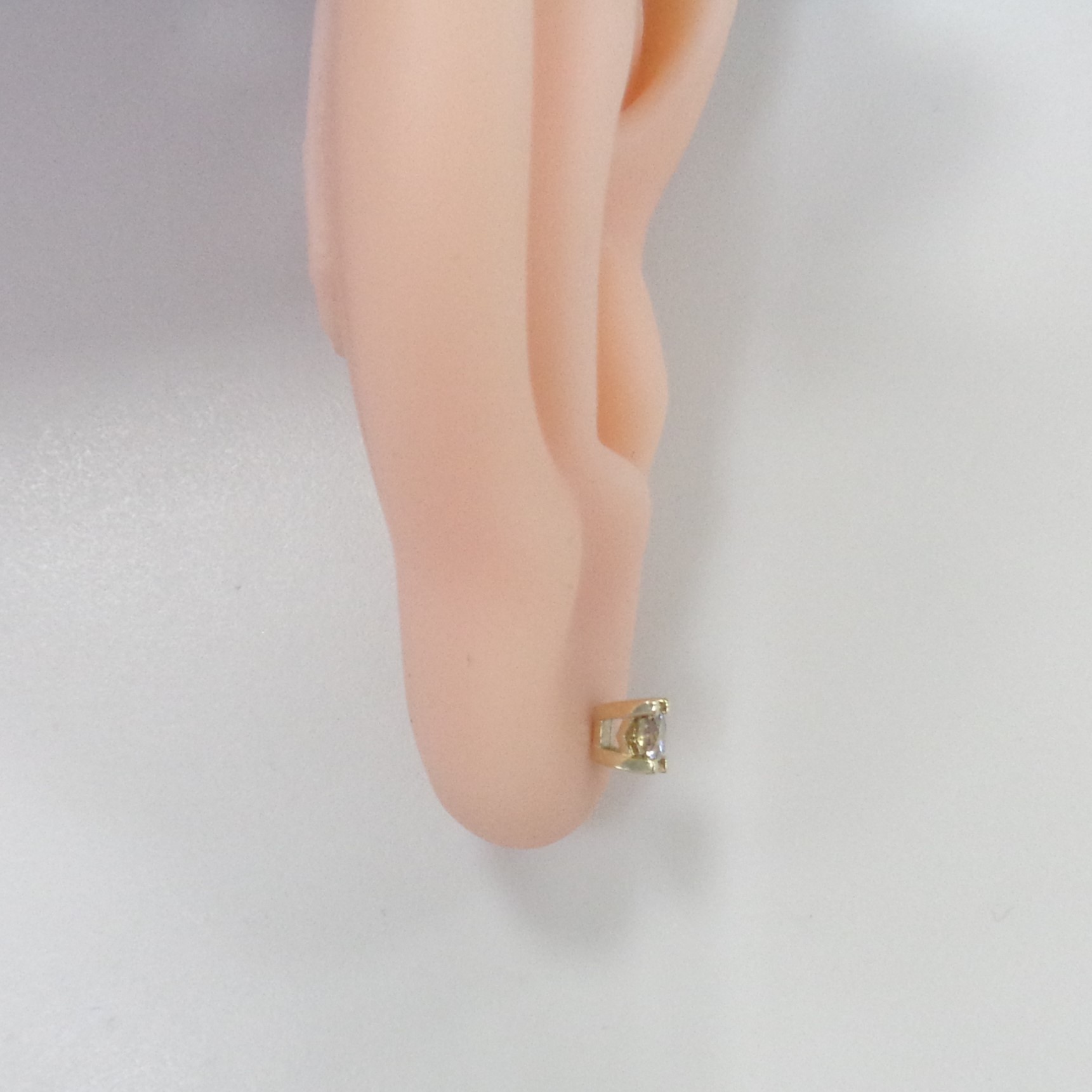 Серьги-пусеты из желтого золота с коньячными бриллиантами